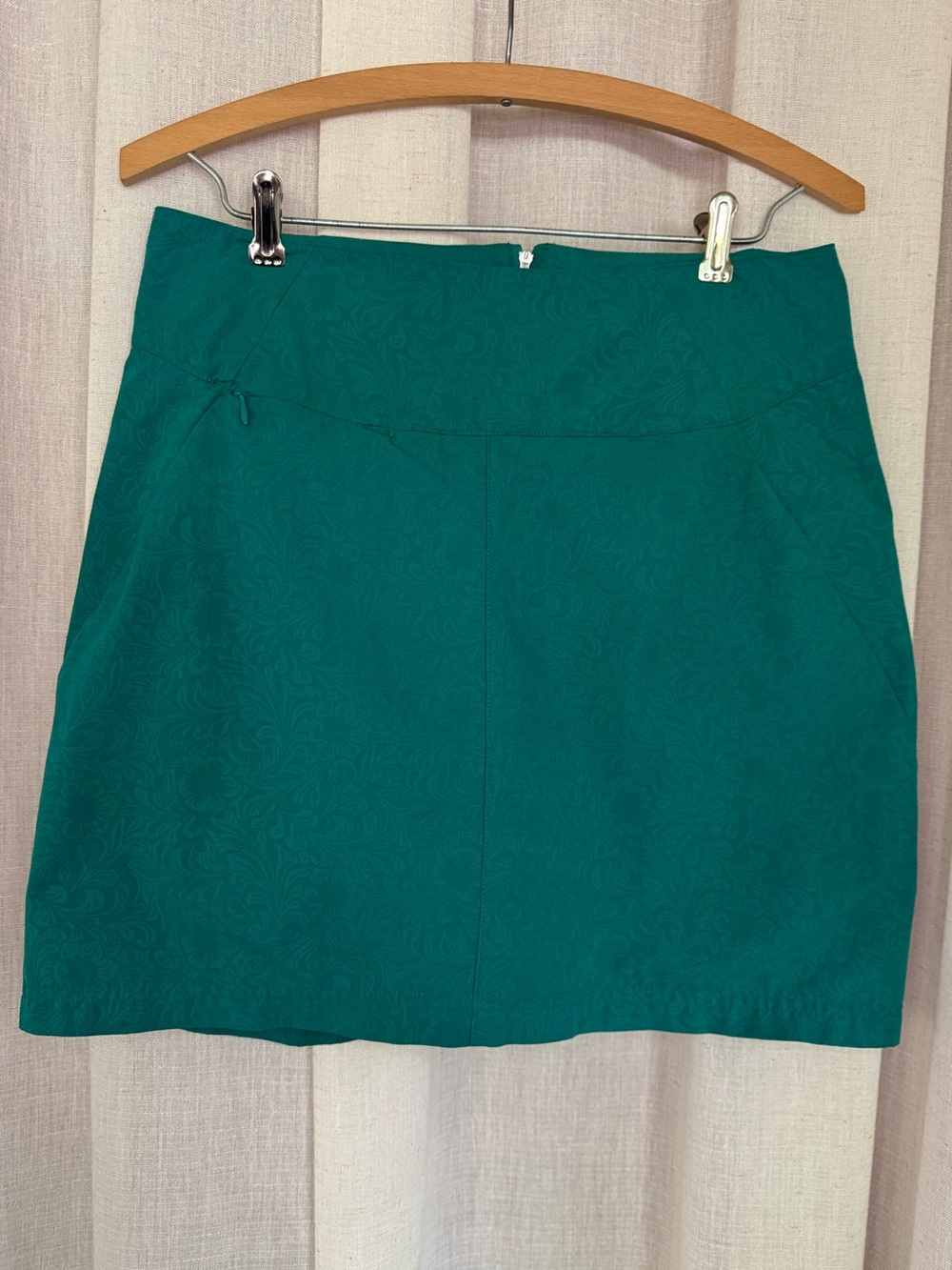 Royal Robbins Discovery Skort Emerald Green with Subtle Embossed Pattern Size 8